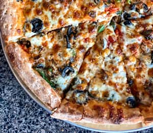 Pizza World - Cedar Rapids, IA Restaurant | Menu + Delivery ...