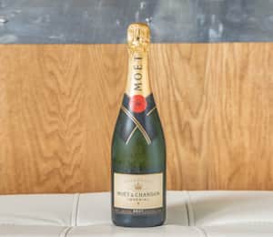Moet & Chandon Imperial Brut (6 x 187ml Mini Bottles with Sippers)