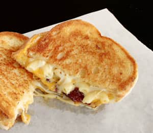 Tom & chee outlet near me