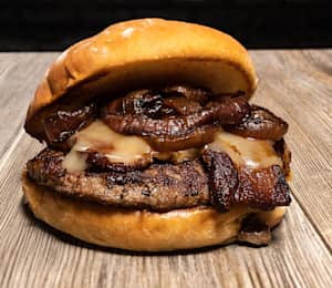 Bacon BBQ Burger recipe - Rufus Teague
