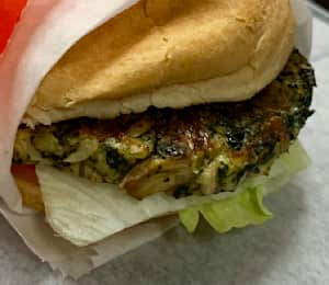 Petey's Burger - Hamburger Restaurant in Queens
