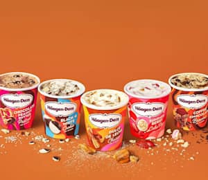On Second Scoop: Ice Cream Reviews: Haagen-Dazs Summer Berry Cake Pop