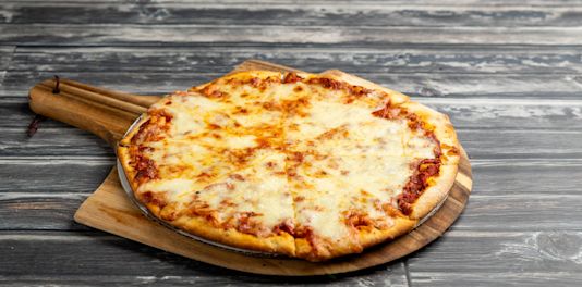 Pizza delivery near me open now store