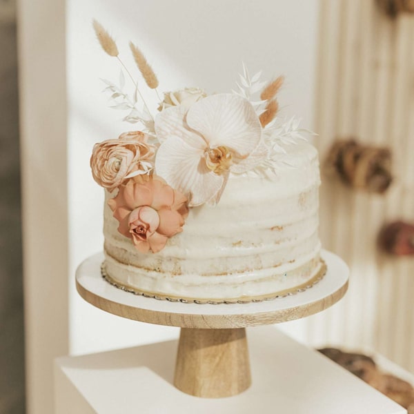 Wedding Cake – Single Tier (6″ / 8″)