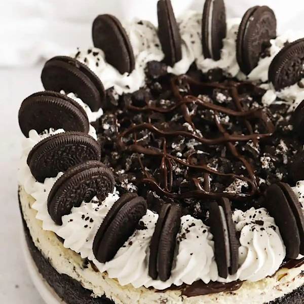 Oreo Cheesecake – Whole (8″)