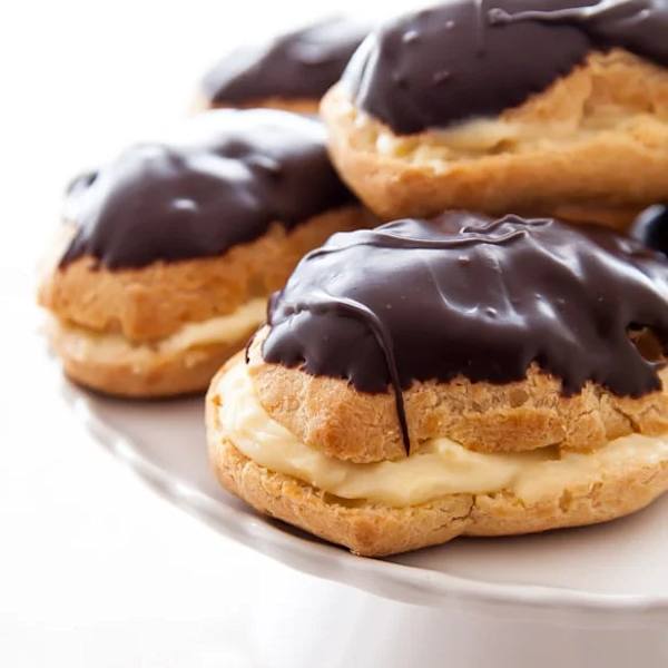 Chocolate Éclair (2)