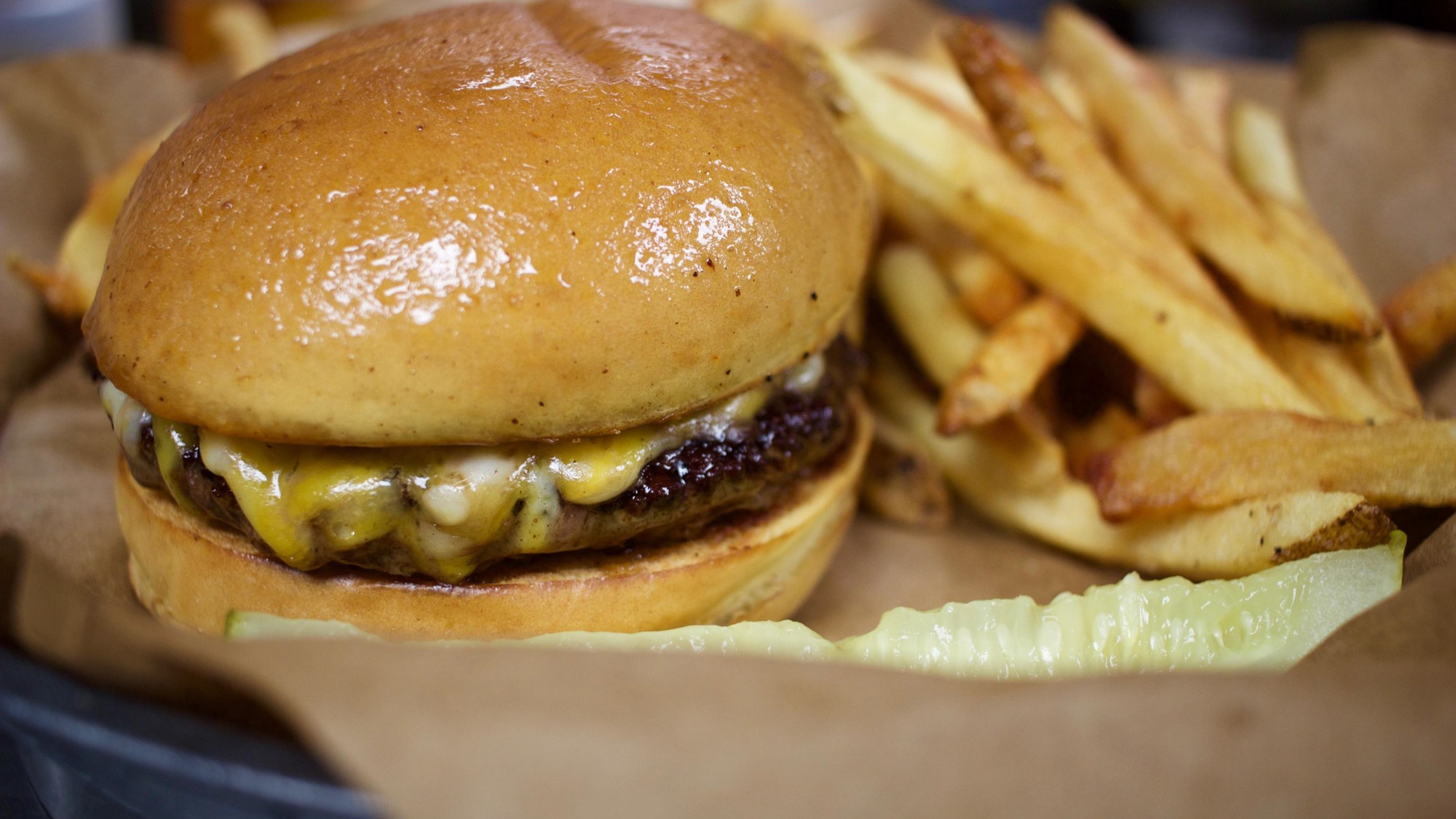 Order Kids Cheeseburger with Fries food online from Pub By Novo store, Bowling Green on bringmethat.com