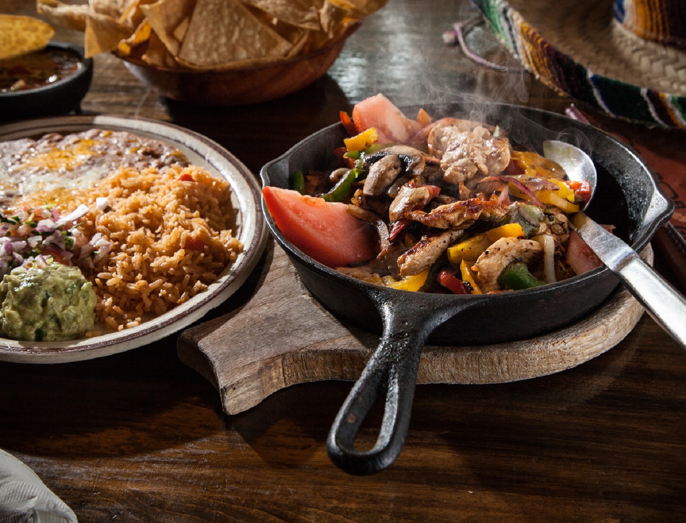 Order Chicken Fajitas food online from Pepe's Mexican Food store, Montrose on bringmethat.com