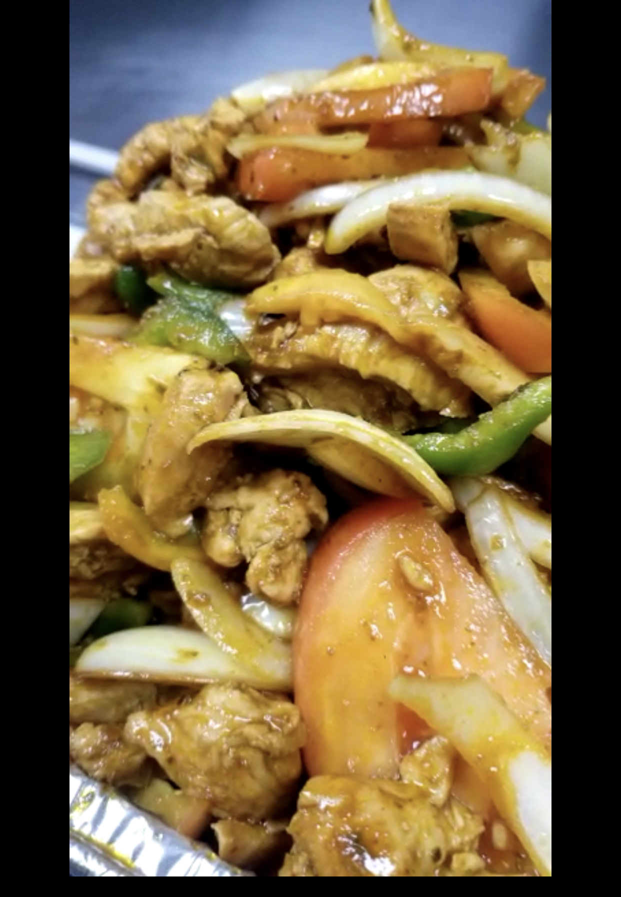 Order Lomo Saltado con Pollo food online from Sabores Latinos Restaurant & Bakery Corp. store, Richmond Hill on bringmethat.com