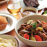 Order Yankee Pot Roast Family Meal (Large) food online from Hof Hut store, Long Beach on bringmethat.com