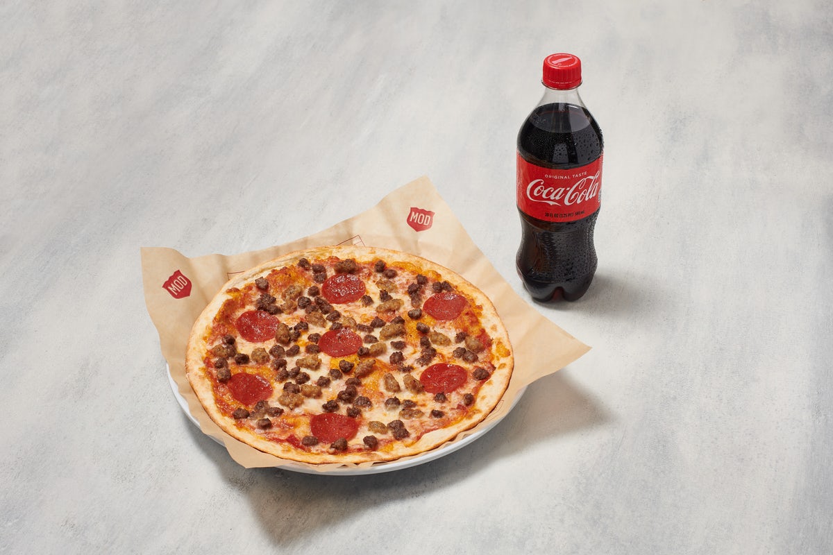 Order CYO Pizza + Drink food online from Mod Pizza store, Bloomingdale on bringmethat.com