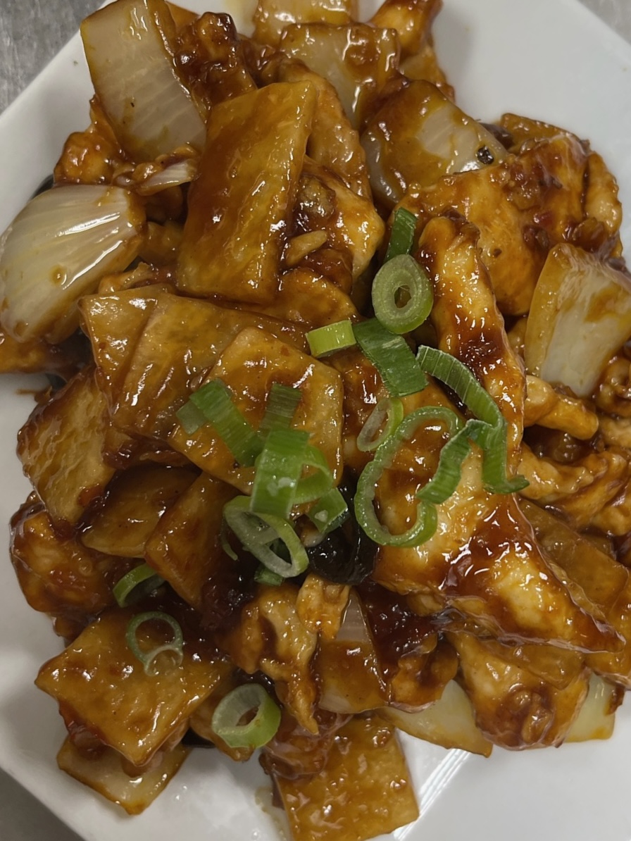 Order L8. Chicken with Garlic Sauce Lunch Special food online from Shu Han Ju Chinese Restaurant store, New York on bringmethat.com