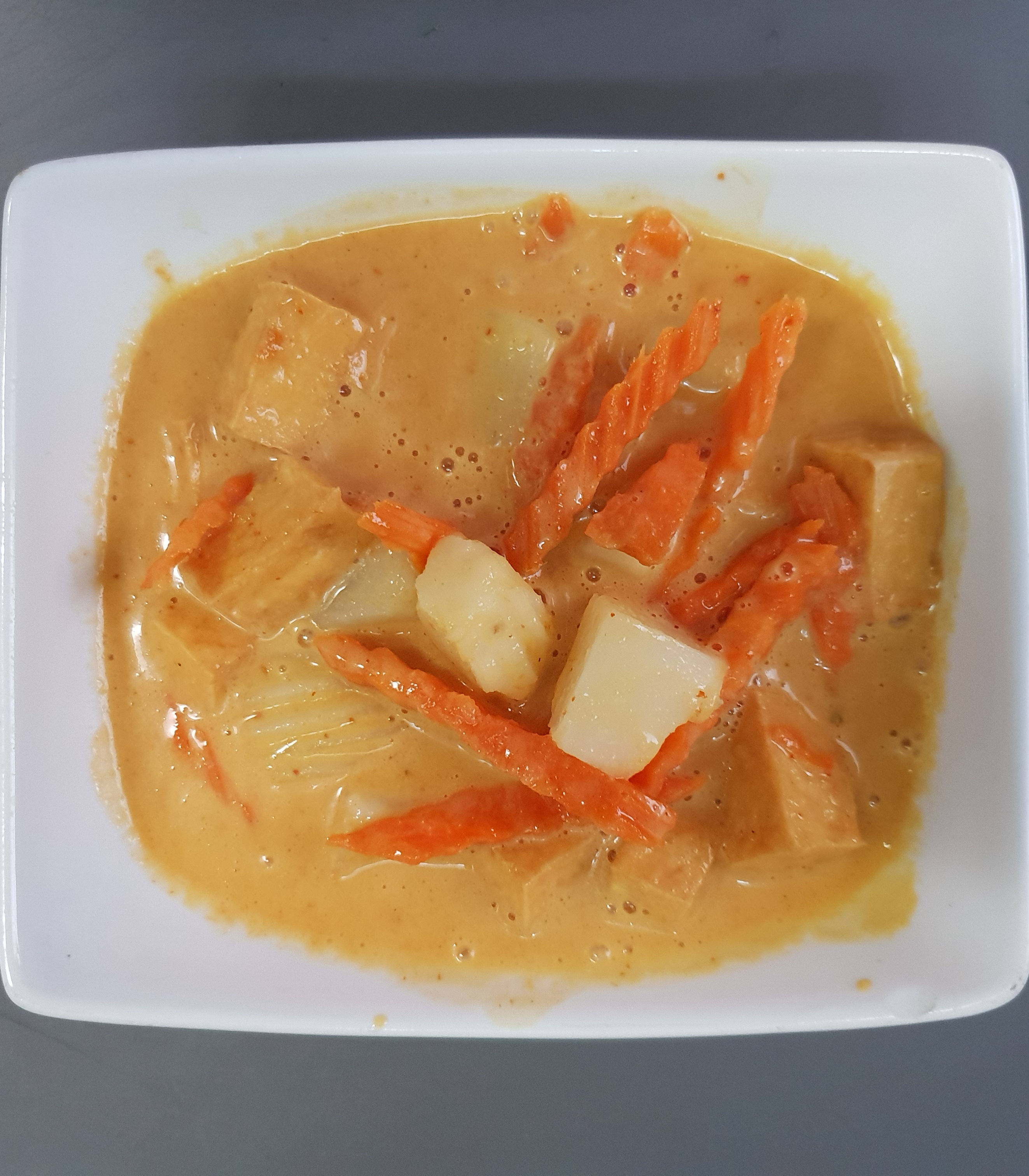 Order Yellow Curry food online from R Haan Thai store, Los Angeles on bringmethat.com