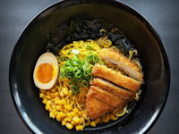 【 okazu⠀】 Ready to come by for some fried rice 🍚? 🤤. 📍Kaz Ramen