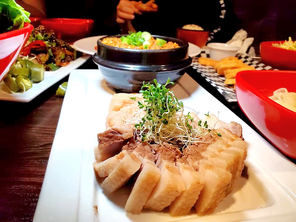 Order BOILED PORK BELLY AND LETTUCE WRAP food online from Bon Bon Tap store, Los Angeles on bringmethat.com