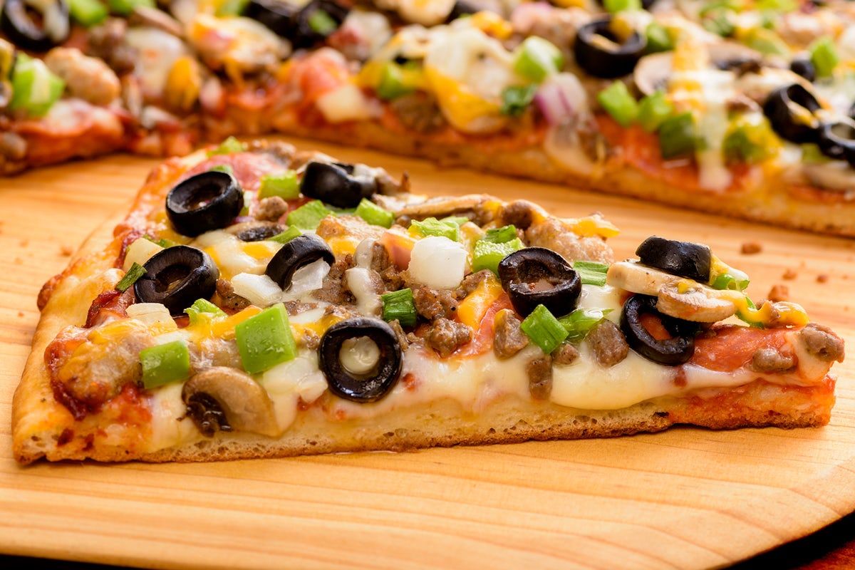 Order Papa's Favorite® - Baking Required food online from Papa Murphy's Pizza store, Salt Lake City on bringmethat.com