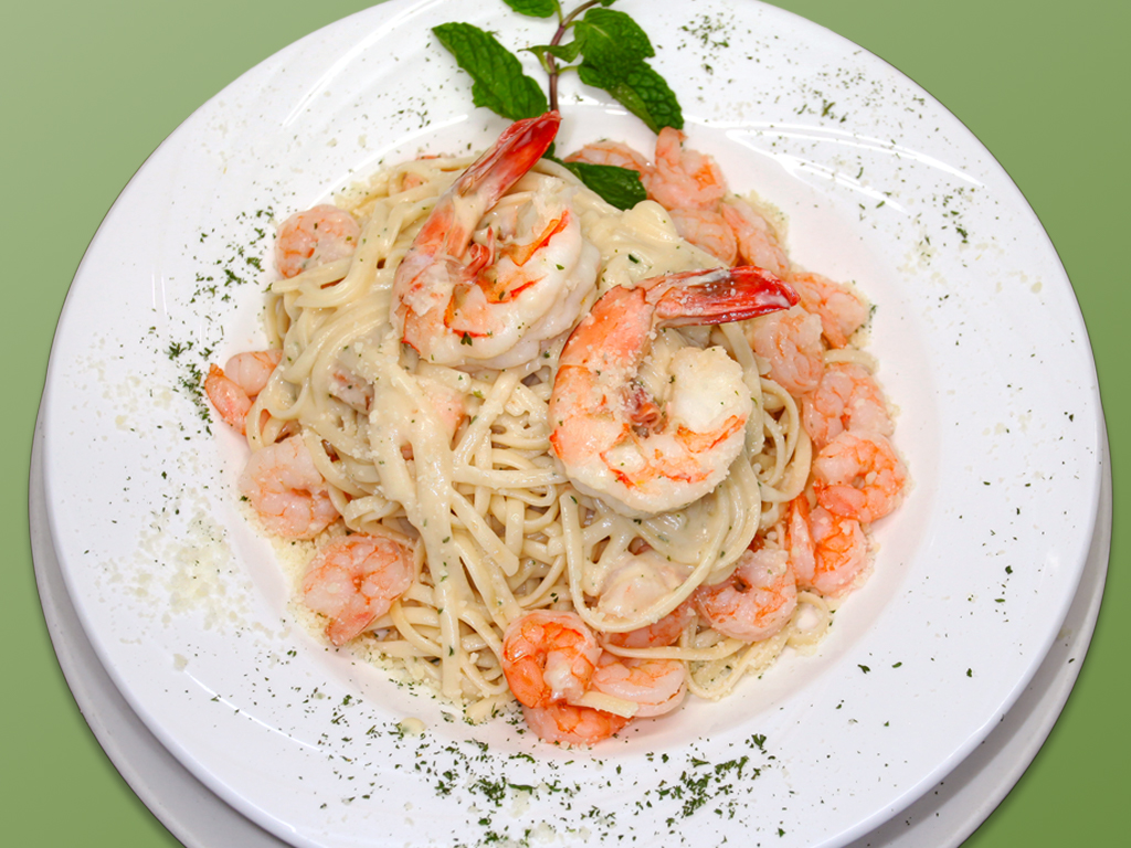 Order 69. Linguini en Salsa Carbonara food online from Cositas Ricas Corp store, Queens on bringmethat.com