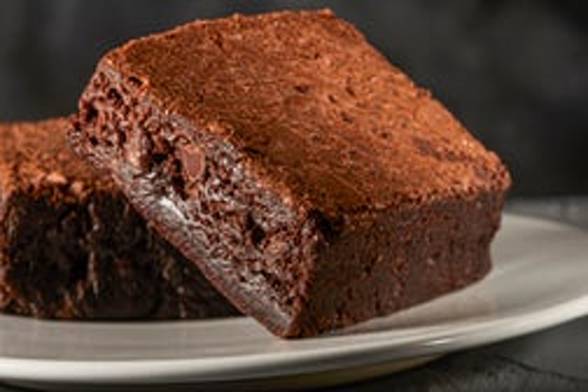 Order Chocolate Chip Brownie food online from Wing Squad store, Austin on bringmethat.com