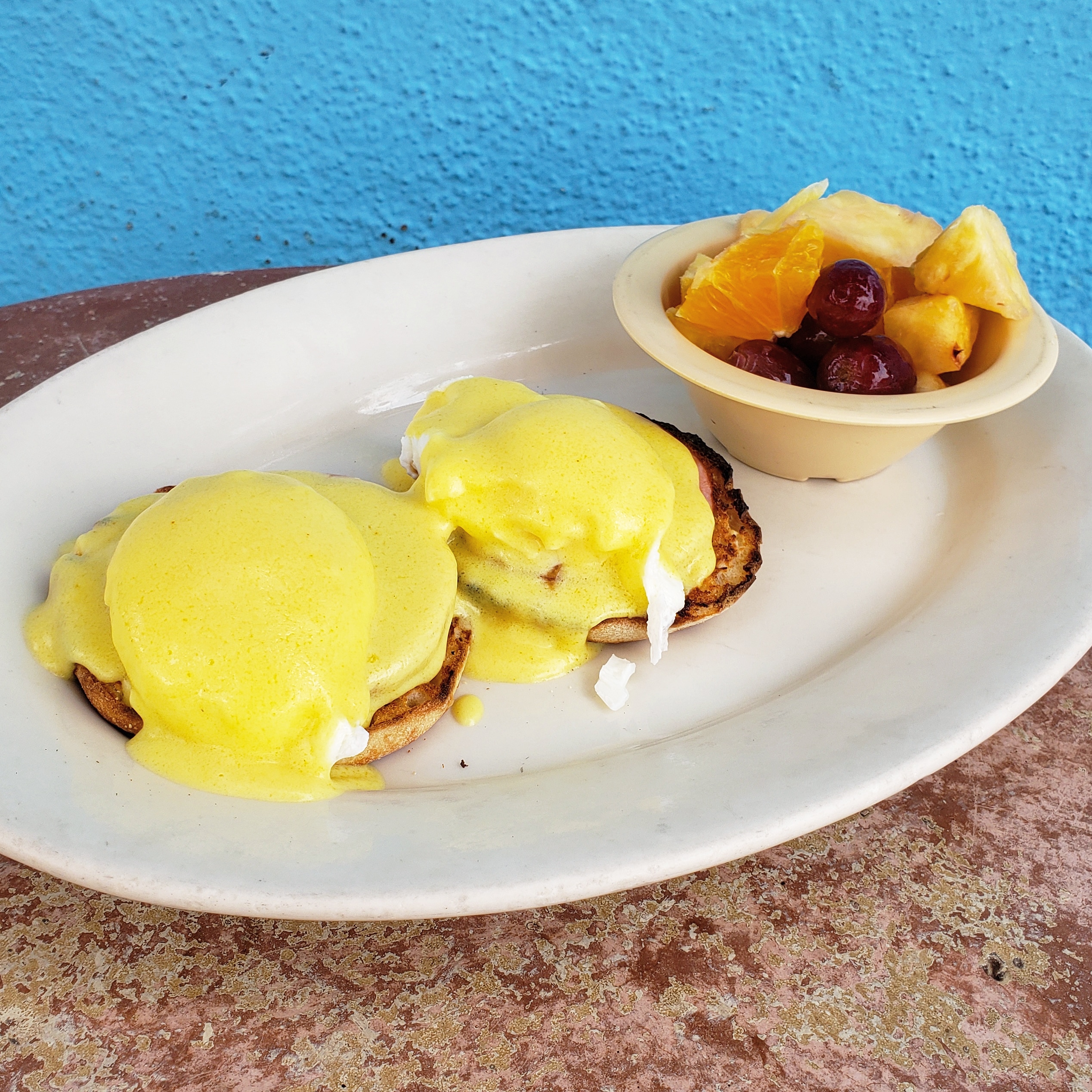 Order Eggs Benedict food online from Maxwell Cafe store, Los Angeles on bringmethat.com