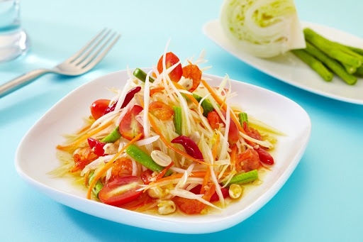 Order 24. Green Papaya Salad (Som Tum) food online from 3 Seasons Thai Bistro store, Oakland on bringmethat.com