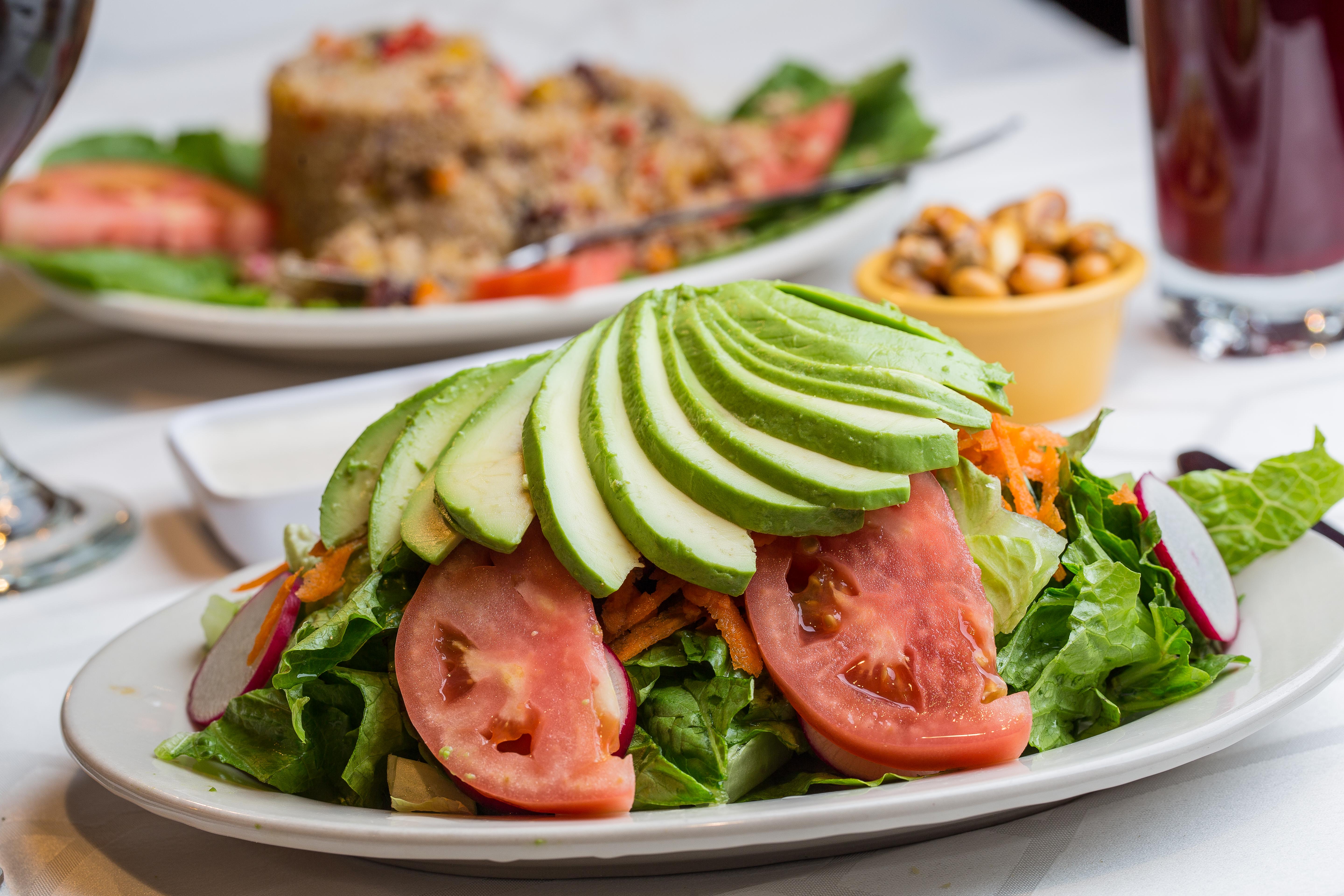 Order Ensalada de Aguacate food online from Riko Peruvian Cuisine store, Queens on bringmethat.com