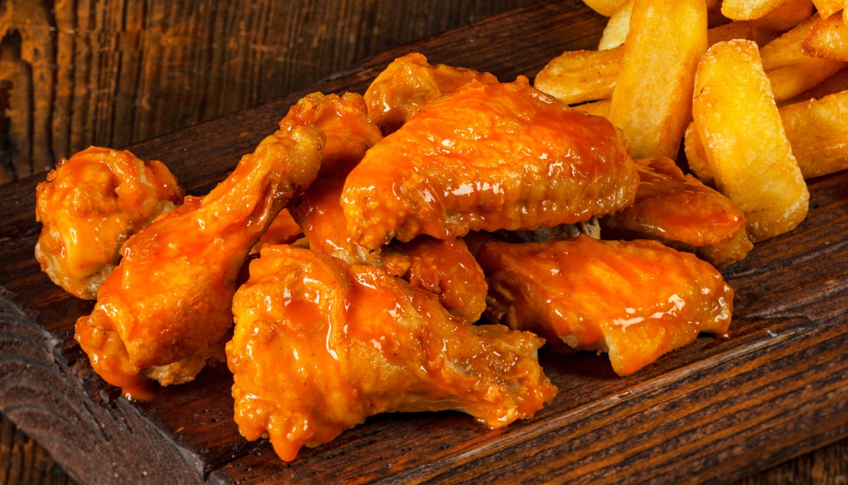 Order BONE-IN WINGS food online from Bear's Big Burgers and Wings store, Jupiter on bringmethat.com