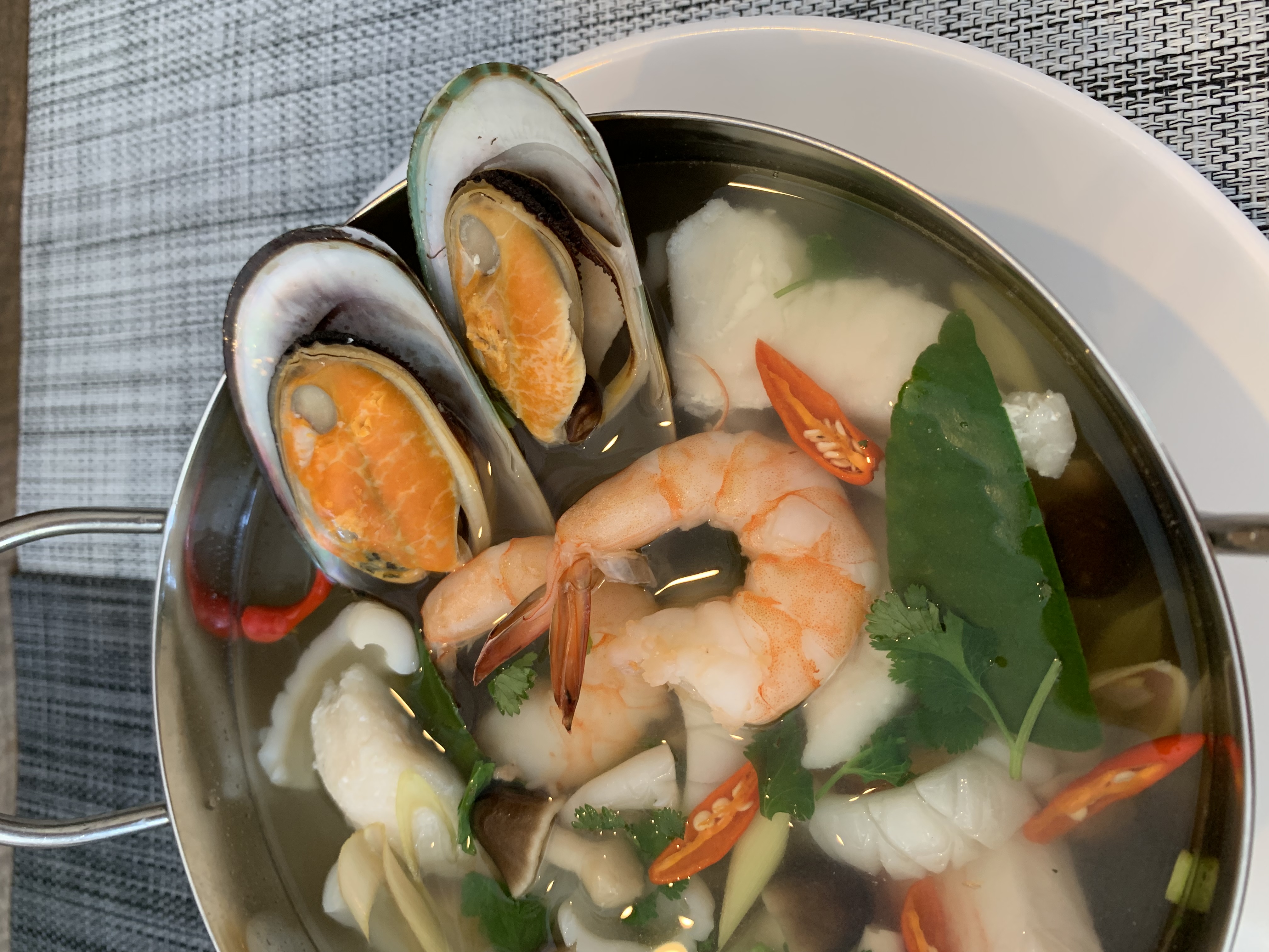 Order Seafood Soup food online from R Haan Thai store, Los Angeles on bringmethat.com