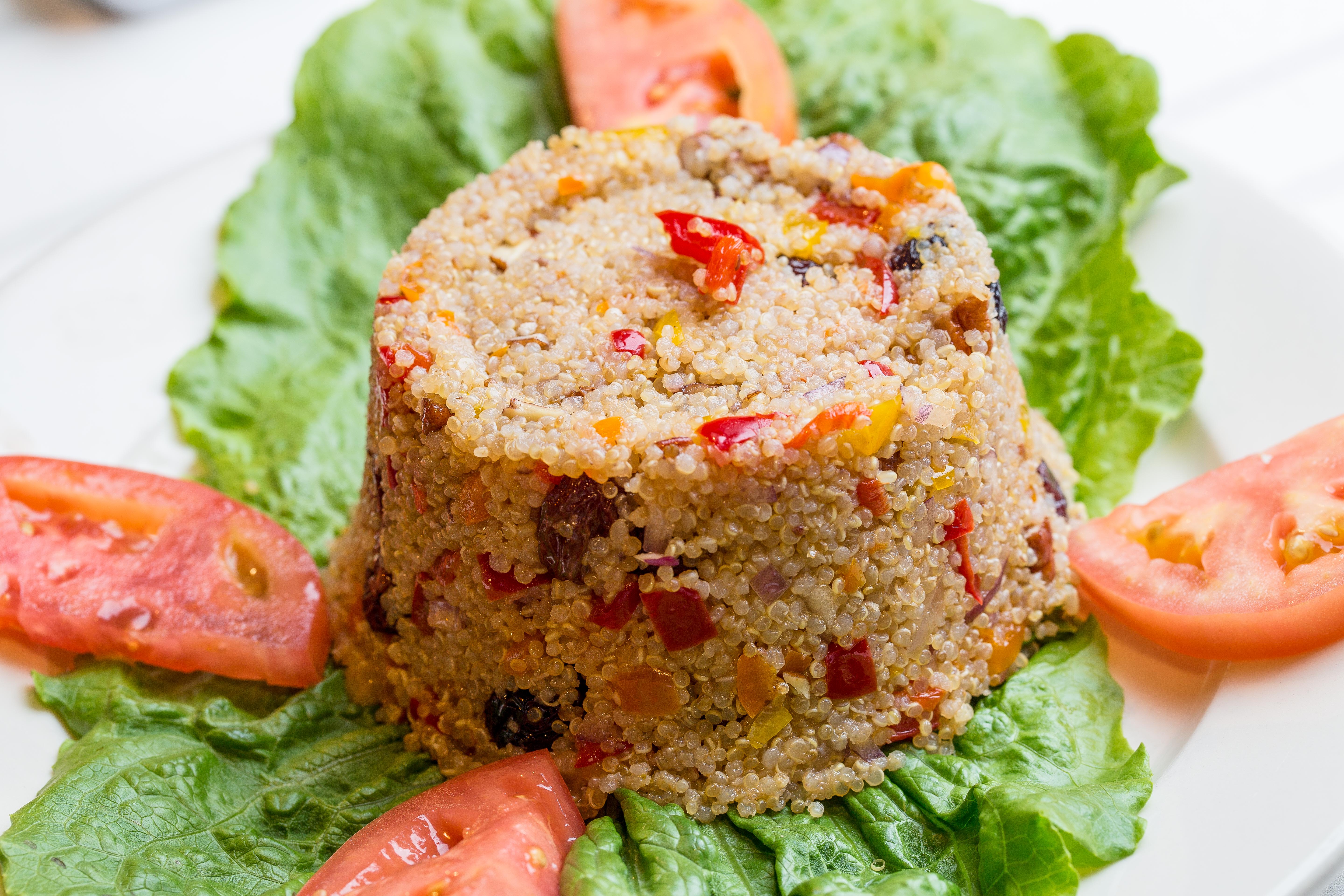 Order Ensalada de Quinoa food online from Riko Peruvian Cuisine store, Queens on bringmethat.com