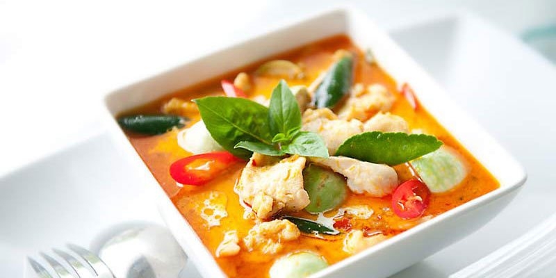 Order 38. Red Curry food online from 3 Seasons Thai Bistro store, Oakland on bringmethat.com