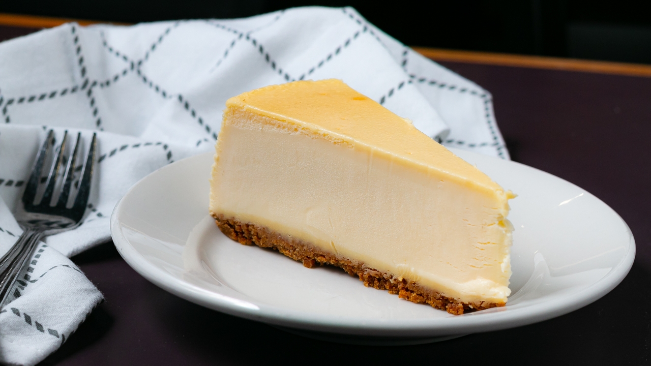 Order New York Style Cheese Cake food online from 4 Brothers Italian Restaurant & Pizzeria store, Delray on bringmethat.com