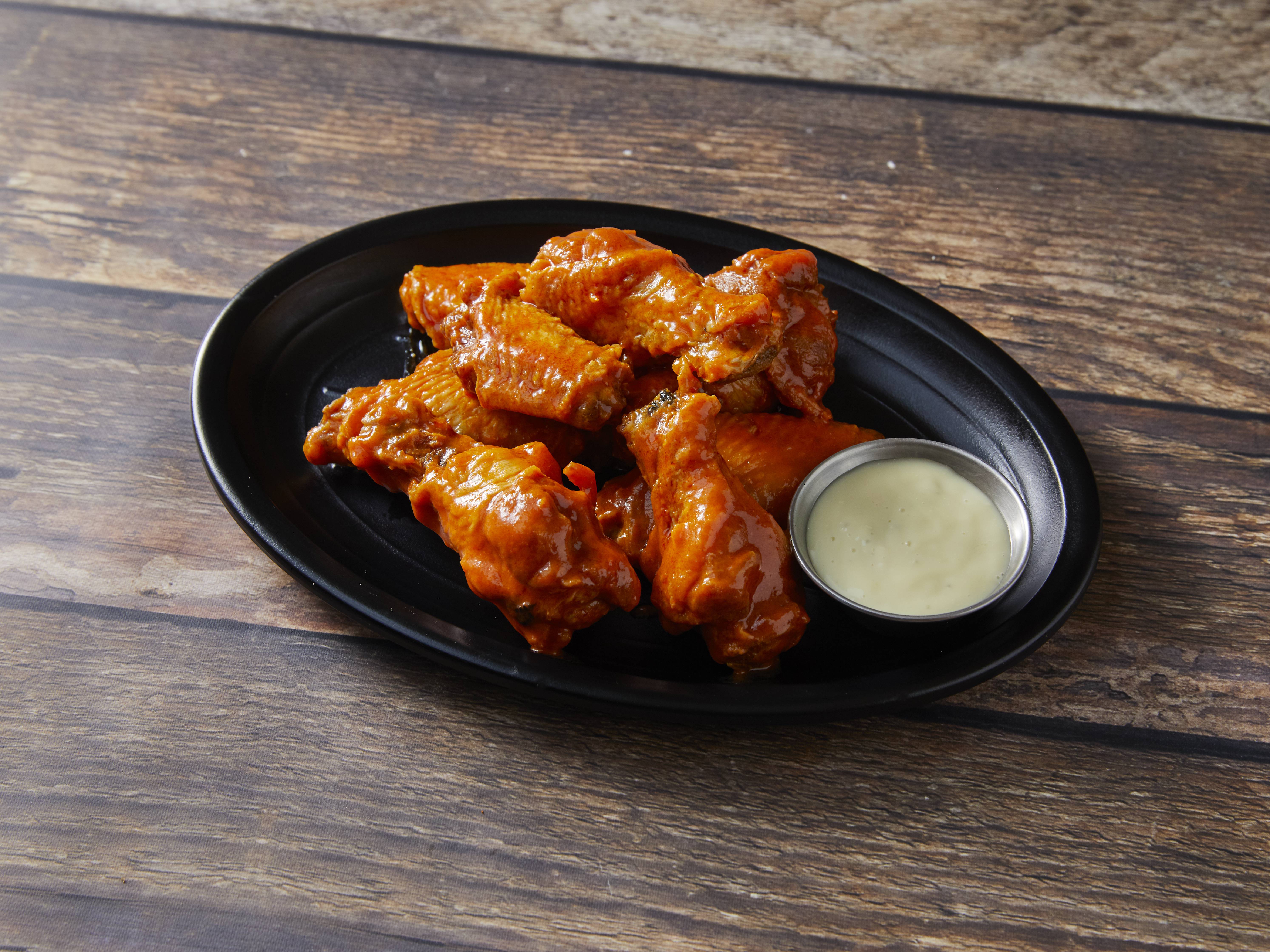 Order 8 Piece Buffalo Wings food online from Bella Vista Pizza store, Plainview on bringmethat.com