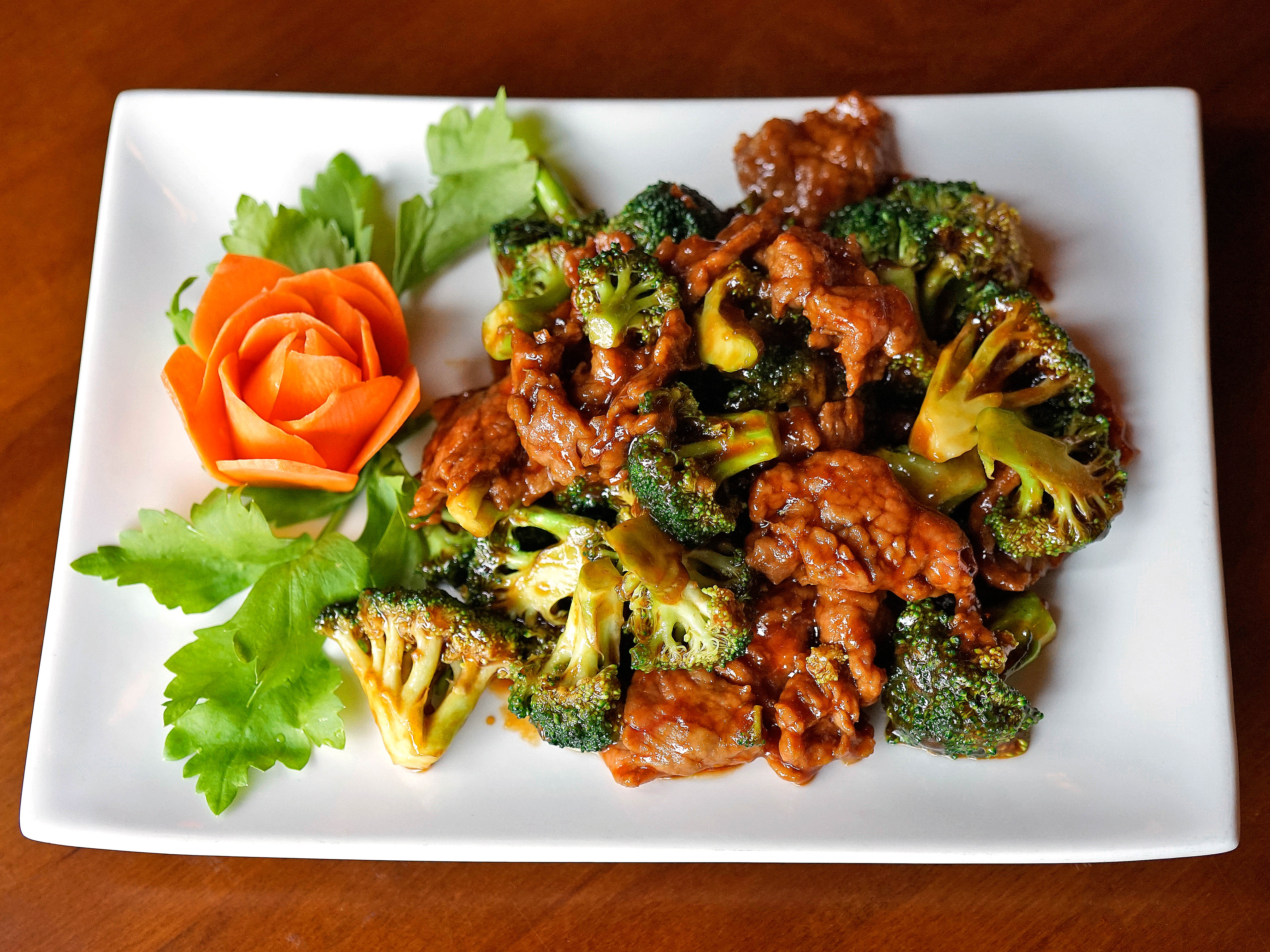 Order L14. Beef with Broccoli Lunch Special food online from Shu Han Ju Chinese Restaurant store, New York on bringmethat.com