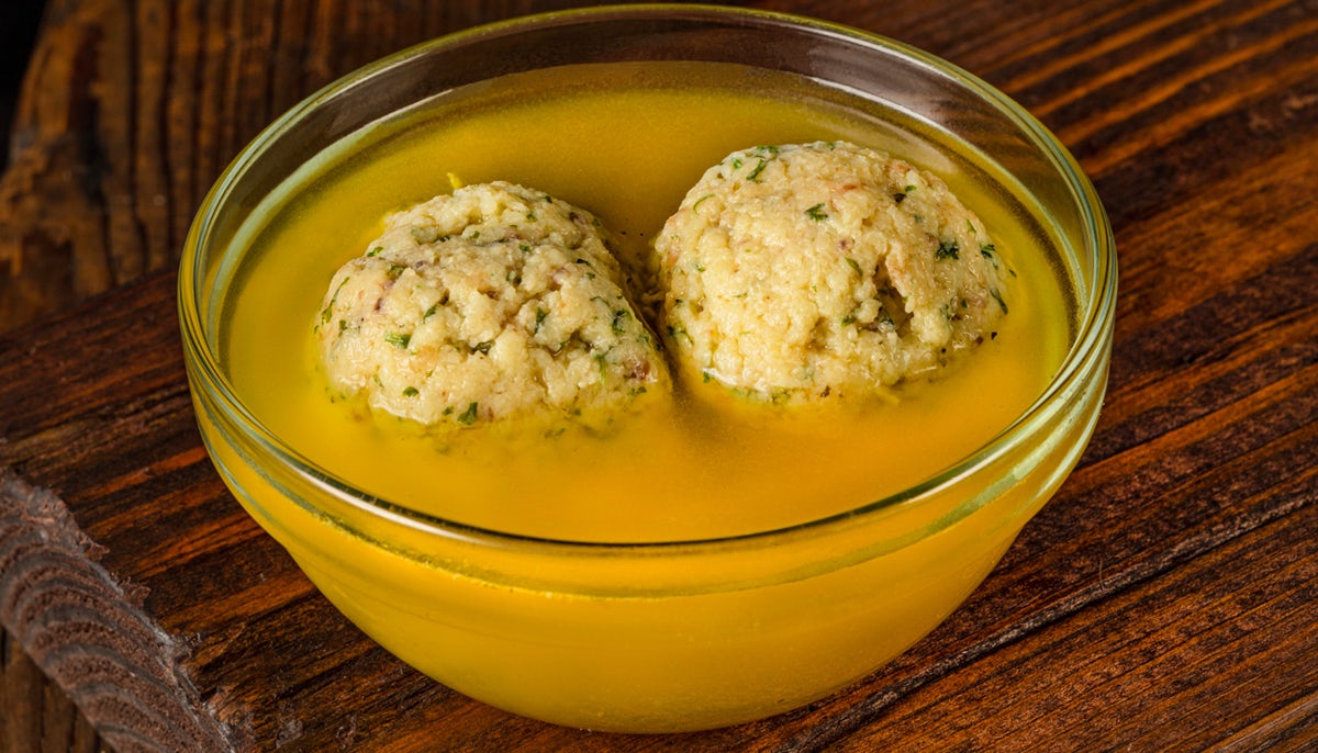 Order MATZO BALL SOUP food online from Bear's Big Burgers and Wings store, Jupiter on bringmethat.com