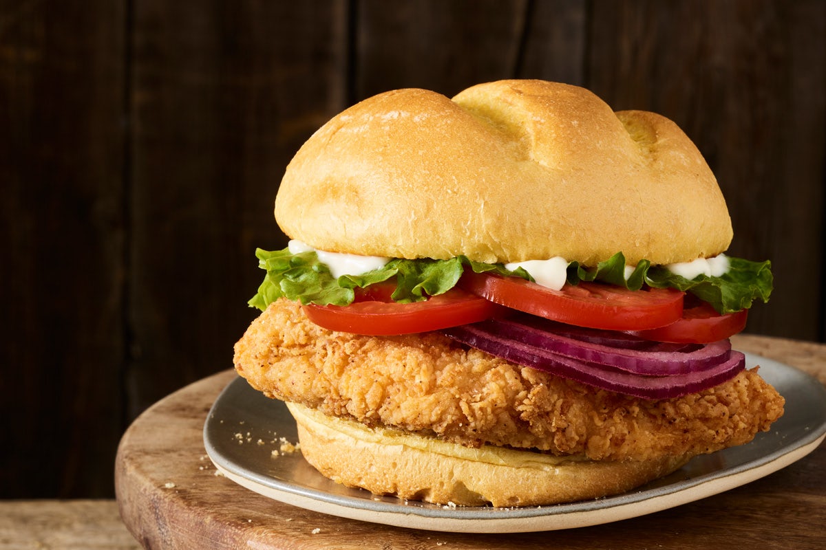 Order CLASSIC CRISPY CHICKEN SANDWICH food online from Smashburger store, Wantagh on bringmethat.com