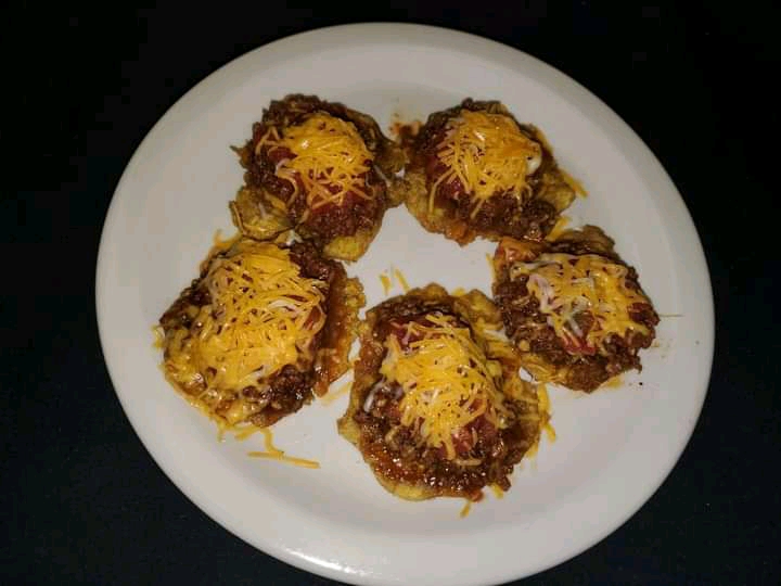 Order Tostones con Picadillo food online from La Teresita Restaurant store, Pinellas Park on bringmethat.com