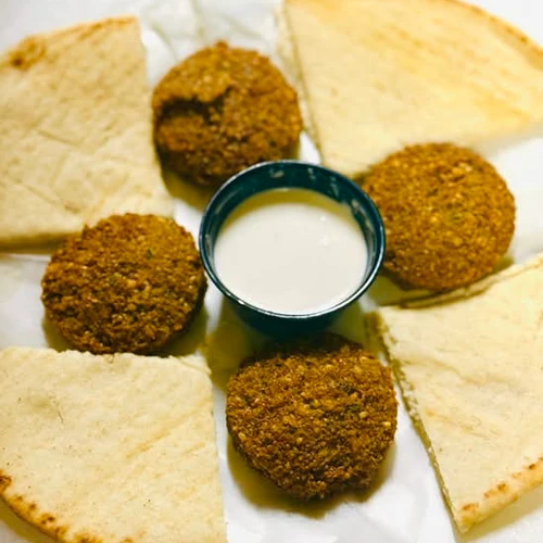 Falafel 4 pcs from Kabob and More