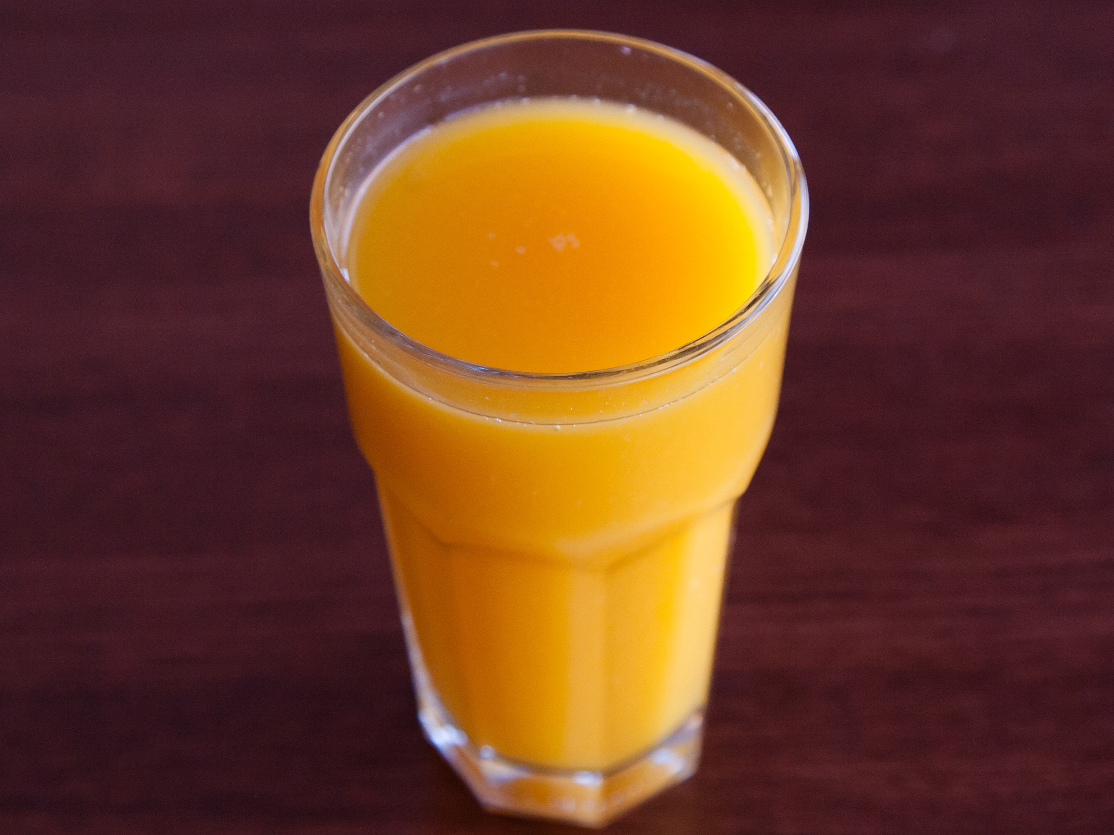 Order Orange Juice Freshly Squeezed food online from Richard Walker's store, Schaumburg on bringmethat.com