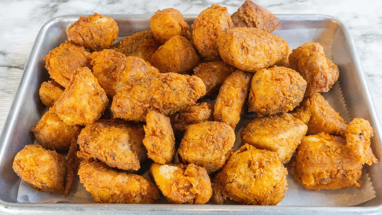 Order Boneless Wings   (10 Pieces) food online from Burgerology Express store, Syosset on bringmethat.com