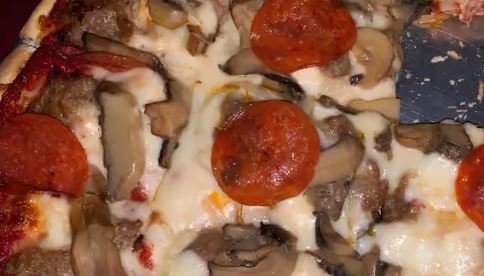 Order 4 Piece Toasted Cheesy Garlic Bread with Tomatoes and Basil with Cheese, Fresh Tomato and Basil food online from Sturino store, Kenosha on bringmethat.com