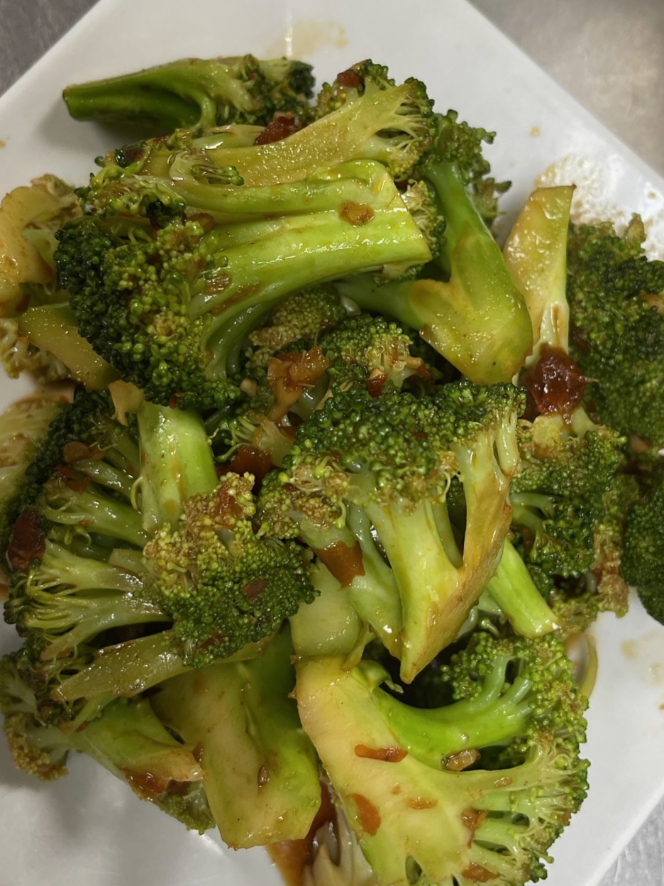 Order L20. Broccoli with Garlic Sauce Lunch Special food online from Shu Han Ju Chinese Restaurant store, New York on bringmethat.com