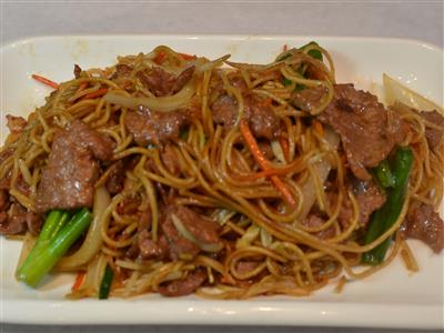 Order 157. Spicy Beef Fried Noodle food online from Sze Chuan Cuisine store, Chicago on bringmethat.com
