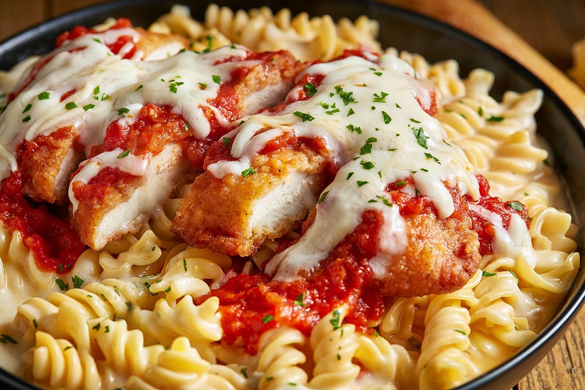 Order  Crispy Chicken Mac ‘n Cheese  food online from Ruby Tuesday store, Thomasville on bringmethat.com