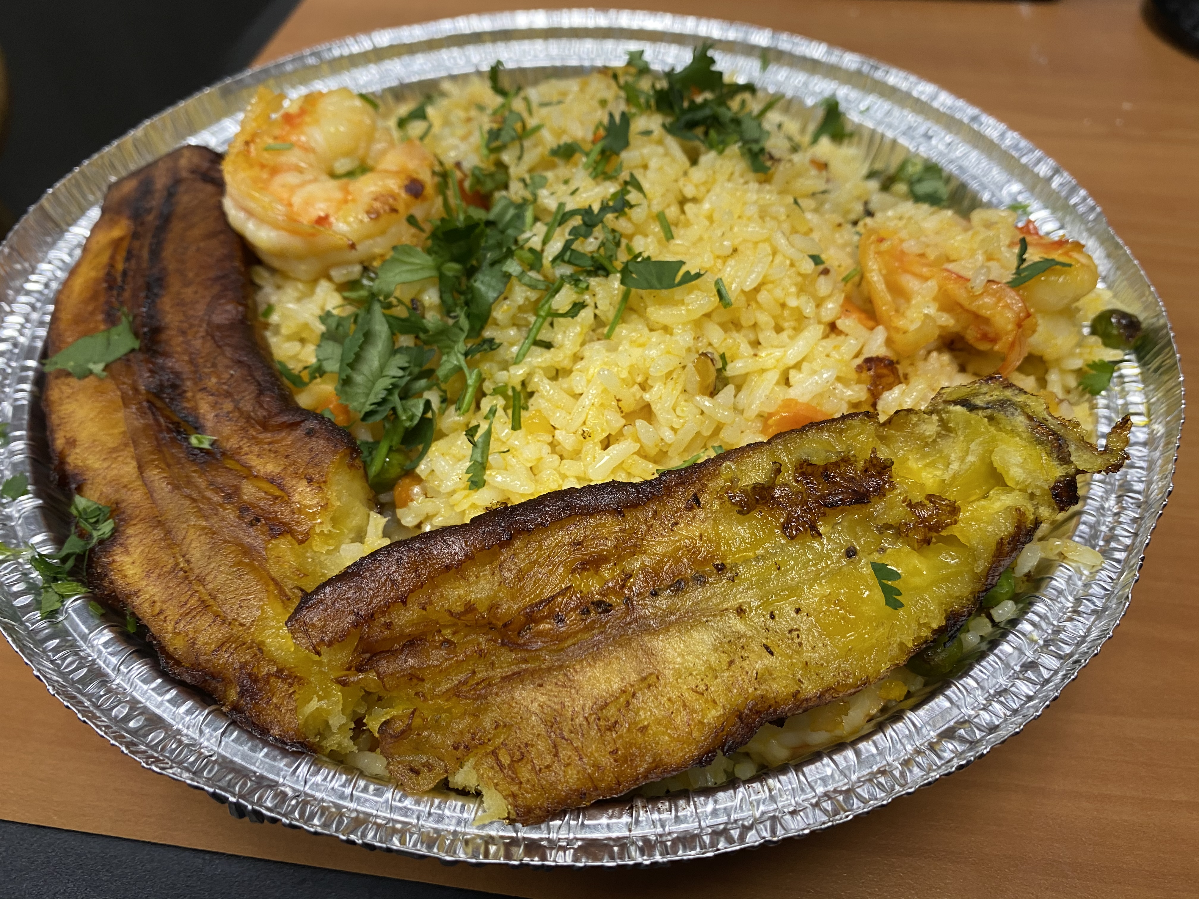 Order Fried rice with shrimp food online from Sabores Latinos Restaurant & Bakery Corp. store, Richmond Hill on bringmethat.com