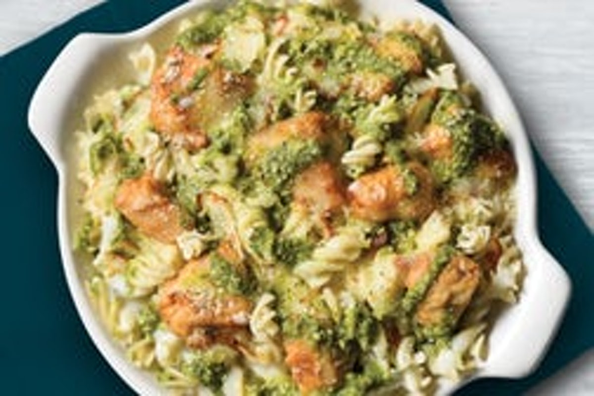 Order Gluten Friendly Chicken Pesto Rotini food online from Fazoli store, Atlanta on bringmethat.com