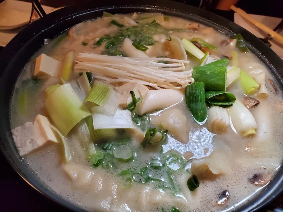 Order CHICKEN DUMPLING SOUP WITH RICE CAKE food online from Bon Bon Tap store, Los Angeles on bringmethat.com