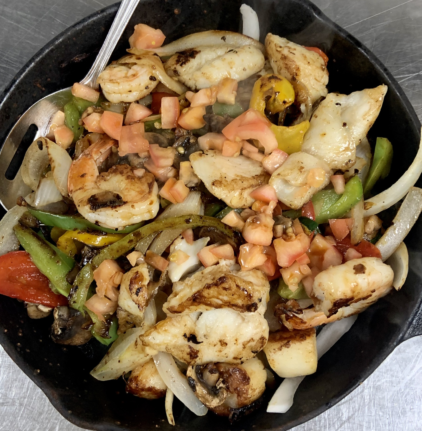Order Seafood Fajitas food online from Pepe's Mexican Food store, Montrose on bringmethat.com