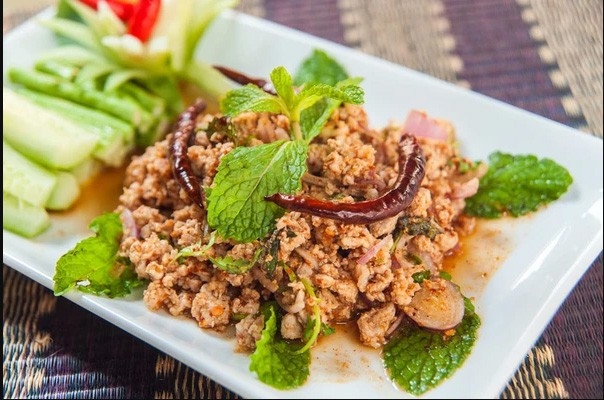 Order 22. Thai Chicken Salad (Larb Gai) food online from 3 Seasons Thai Bistro store, Oakland on bringmethat.com