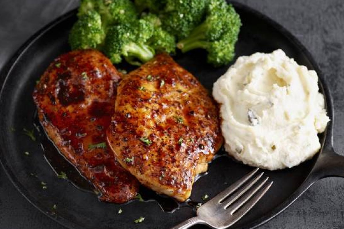 Order Hickory Bourbon Chicken food online from Ruby Tuesday store, Thomasville on bringmethat.com