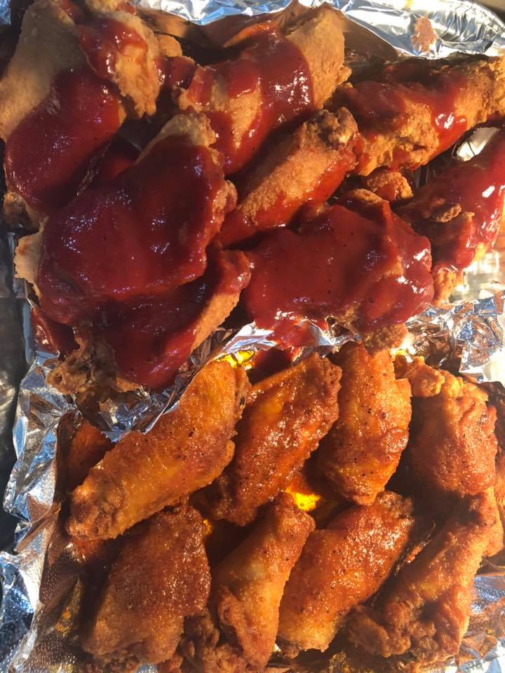 Order 8 Piece Wings (Mixed) food online from The Corner 10Th store, Long Beach on bringmethat.com
