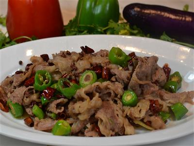 Order 71. Fatty Beef with Triple Peppers food online from Sze Chuan Cuisine store, Chicago on bringmethat.com